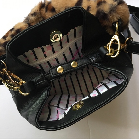 NWT Betsey Johnson bucket bag with leopard detail - Picture 7 of 10